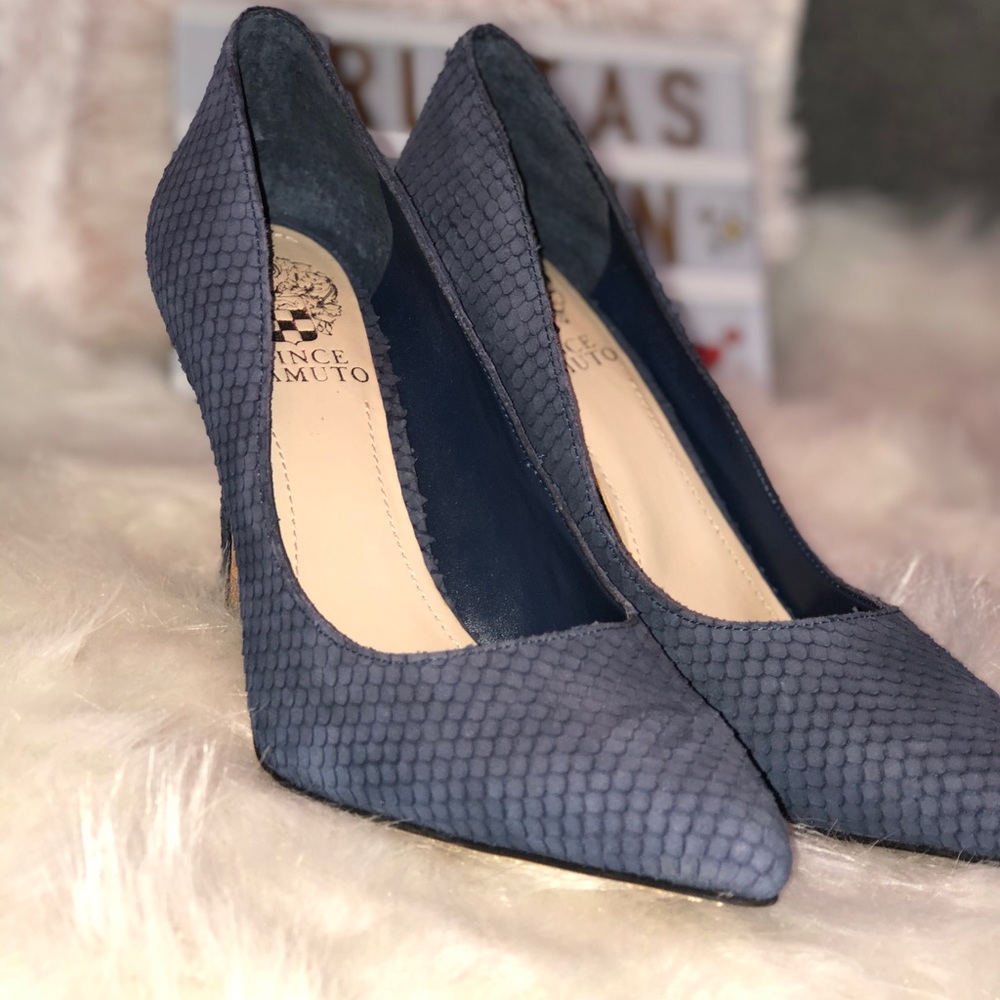 Vince Camuto Navy Blue Kain Scale Pumps 7.5